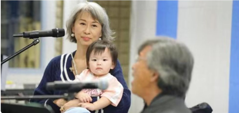原来他是林子祥和前妻的儿子，如今41岁再做父亲，妻子晒二胎孕照 