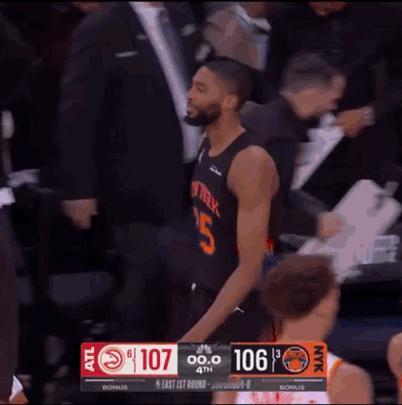 老布朗啊，布置一个战术啊，最后还有5秒多呢！
尼克斯被逆转，主教练和大桥要背锅。