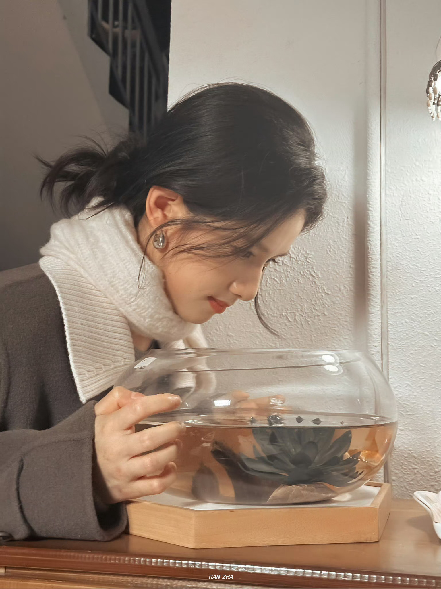 我家爱豆说啥了 “下次生气想说话之前 停顿十秒钟再决定说不说”         