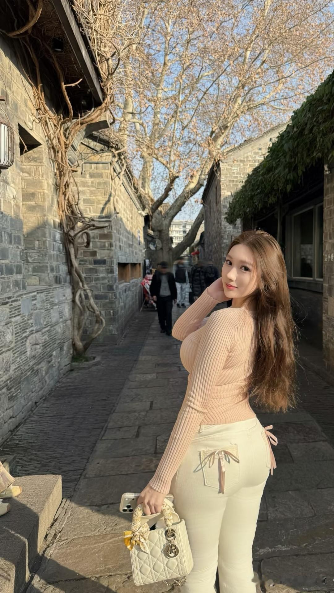 人和手 那个更好看？手型比心 手型选择 手对比图 手型大揭秘 手部照 手型大图 