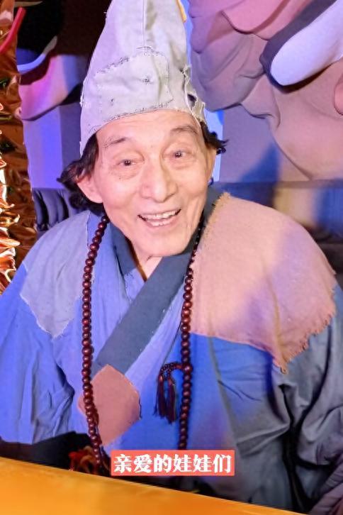 去世仅1天，人民日报对游本昌的称呼变了，六字之差释放强烈信号。
 
谁也想不到，