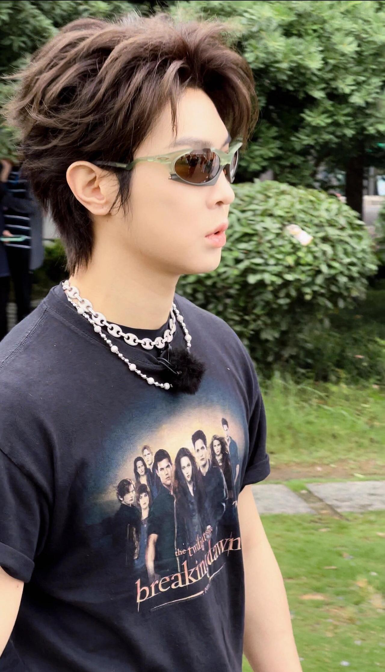 庆怜这取名脑回路绝了！和马伯骞的组合名叫“把裤子提上来”，理由居然是“不知道怎么