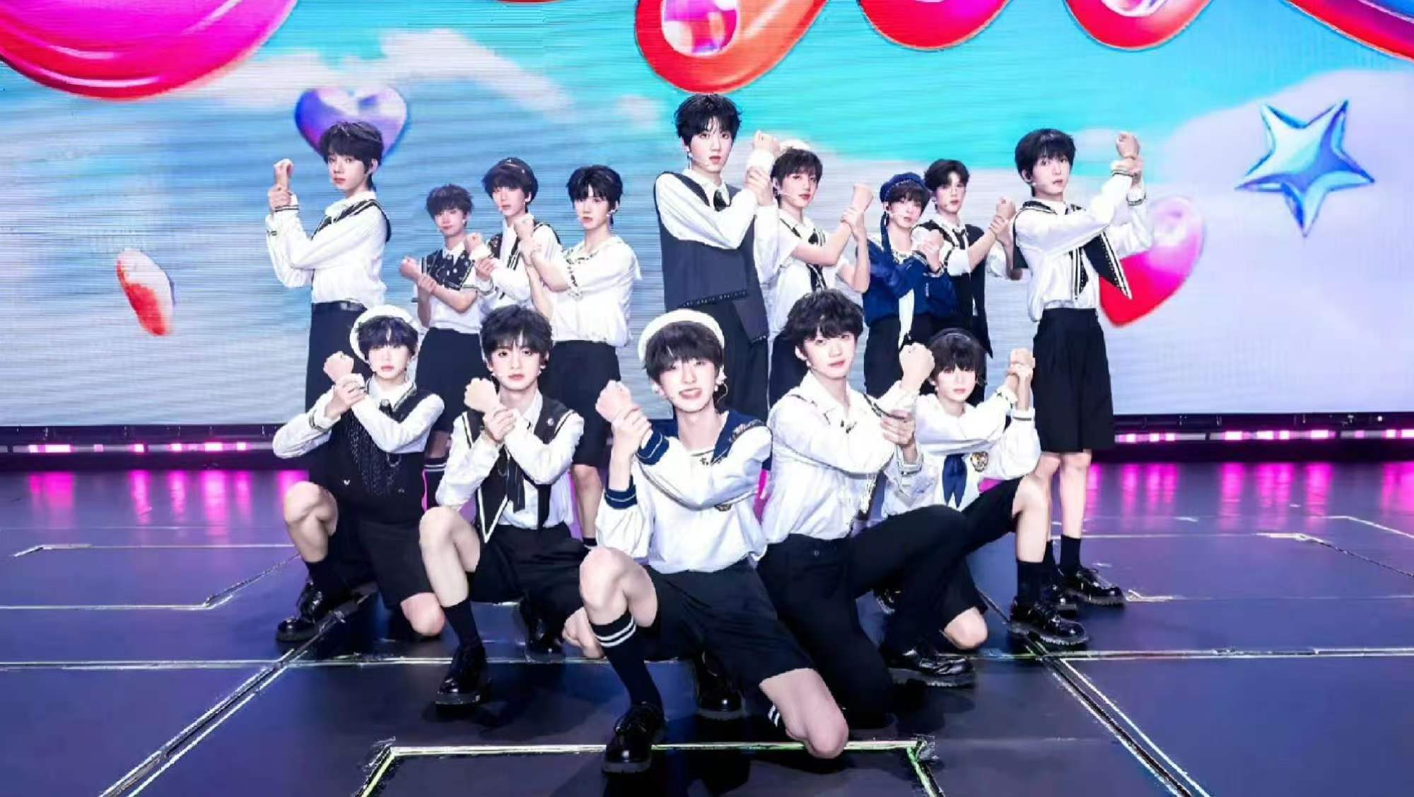 tf四代发布了五公的宣传海报！tf四代五公稳之！！期待他们的官宣日期🤩🤩TF