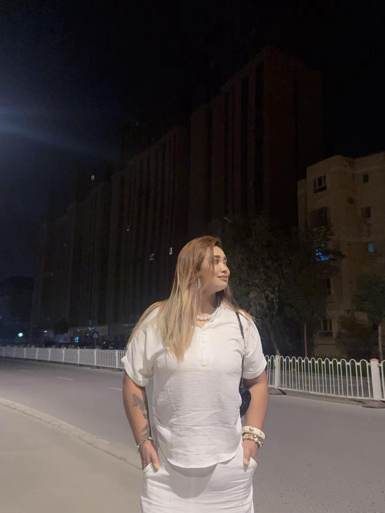 晚风与长裙 随性夜拍 日常穿搭自由 穿衣自由不局限于一种风格