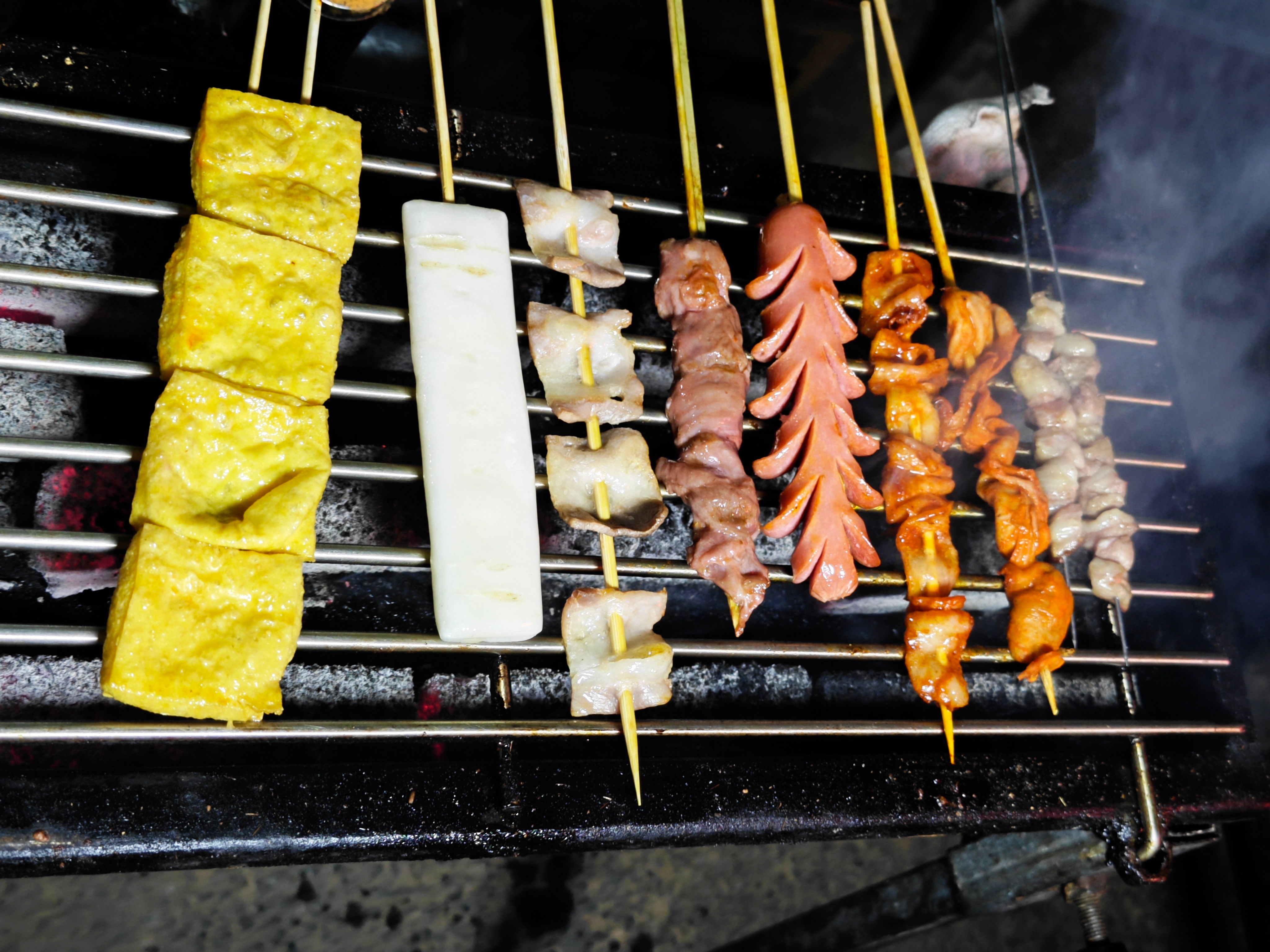 周五晚上➕碳烤烧烤，谁懂这种快乐虽然明天也需要加班，但好像也没工作日上班的那种压