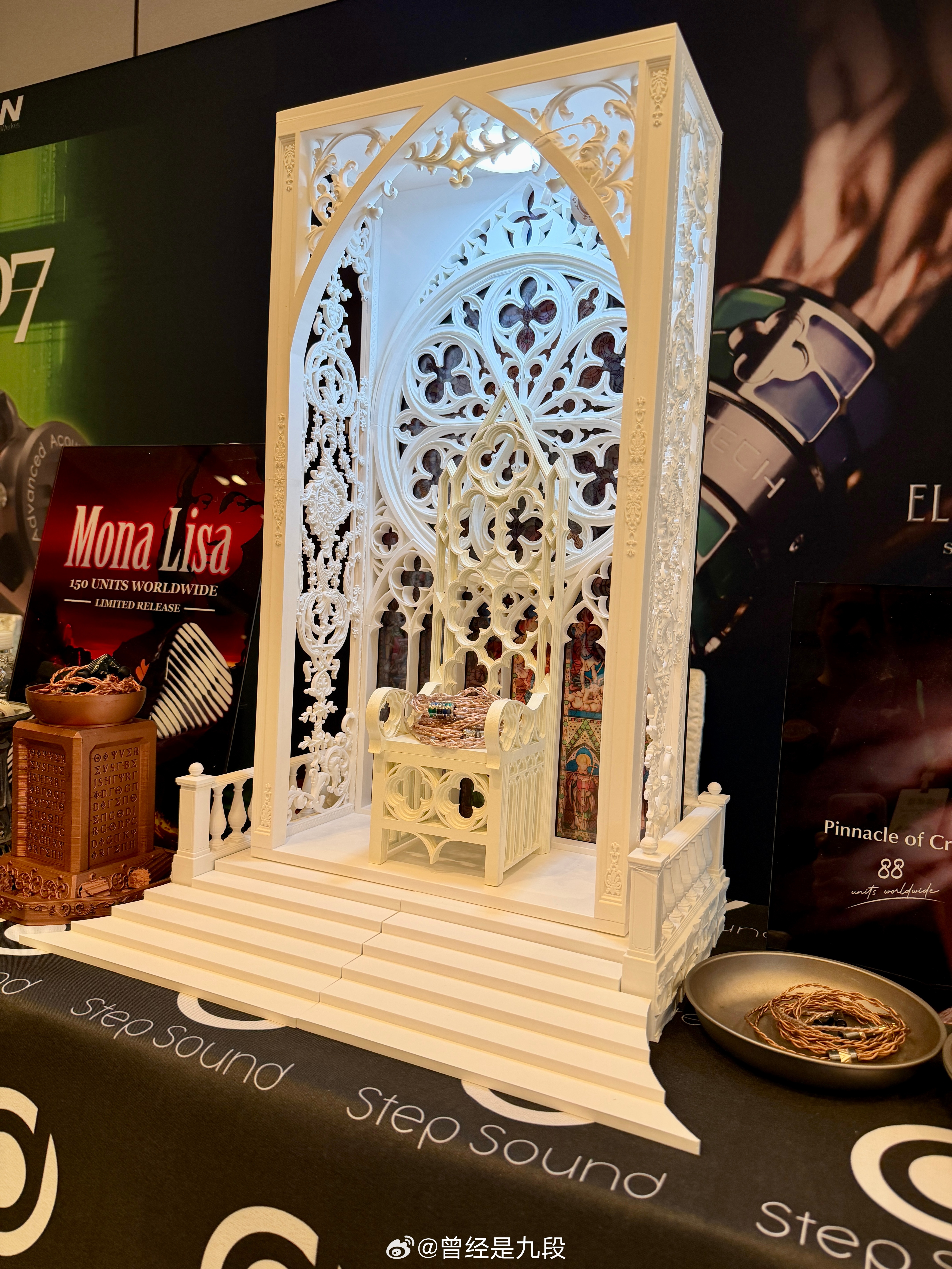 这次上海展除了大厅外还有几个独立的展放，其中人气最旺的当属Acoustune家。