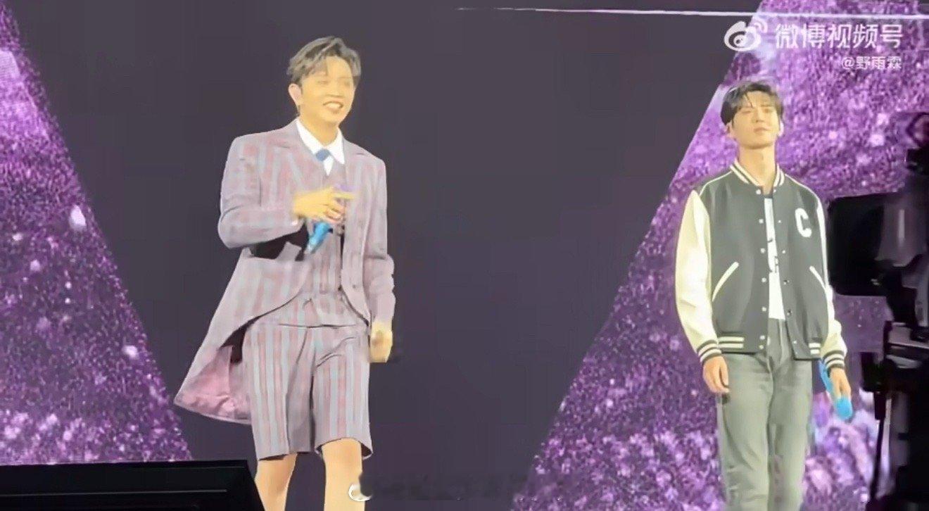 颜人中演唱会唱OST请男主当嘉宾 颜人中这波演唱会嘉宾太会了！沈阳场唱《孤独的野