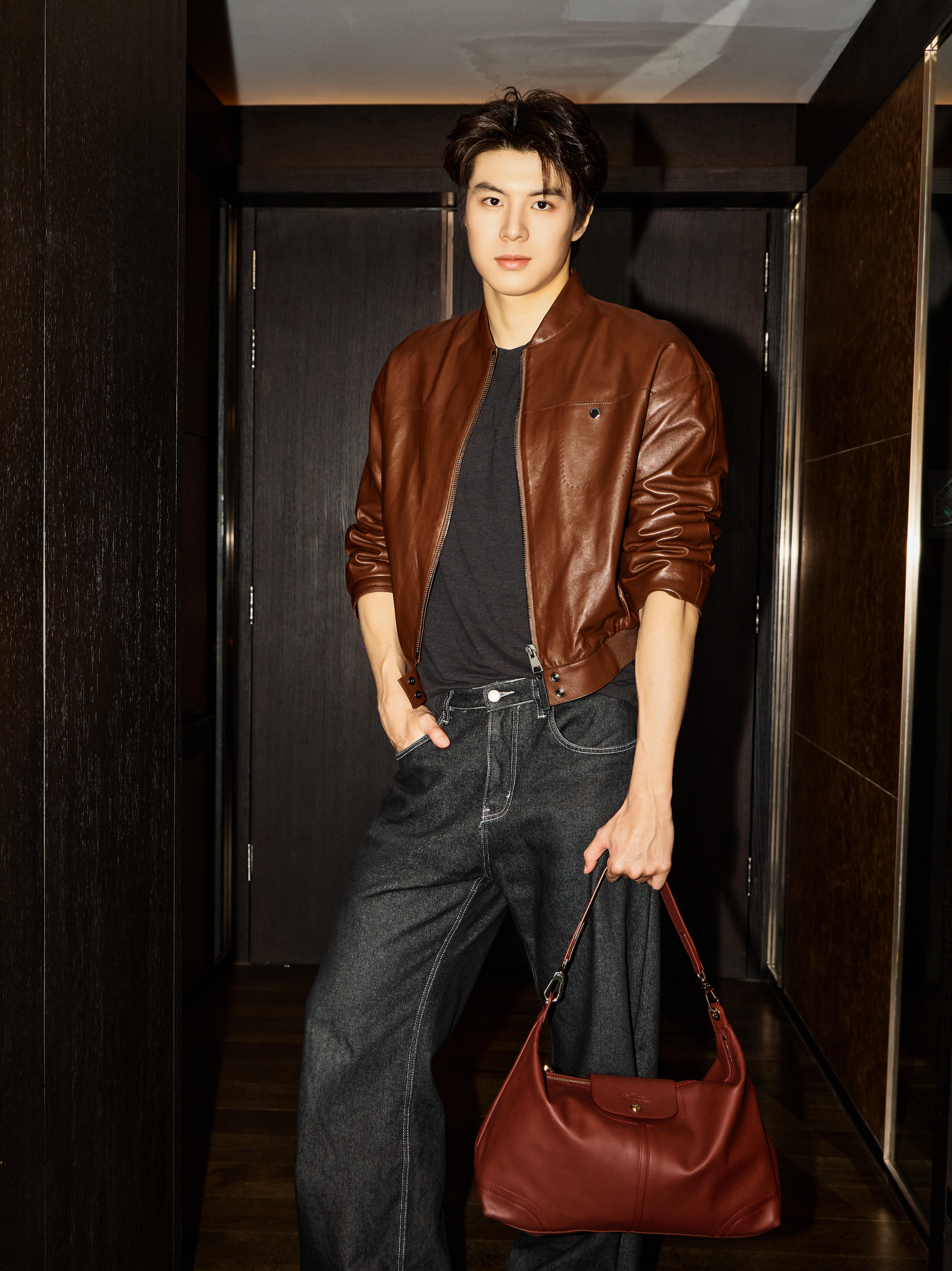 张翼祥 ｜ Longchamp 商务不断 ，就这样凭借美色备受青睐  ～  