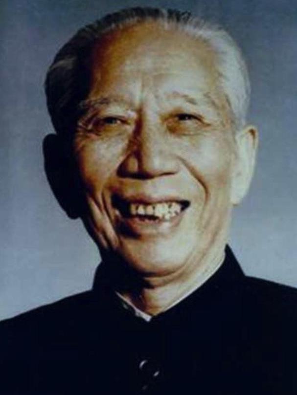 1957年，王震去日本考察，出发前，周总理特意交代：“去了日本，不要买他们的东西