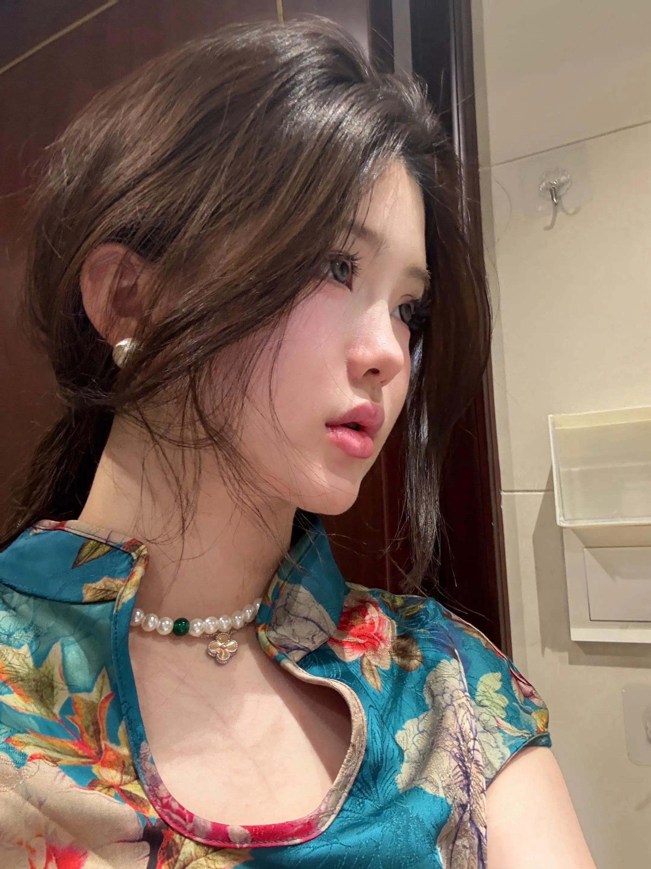 看着我的眼睛再说一遍违心话
