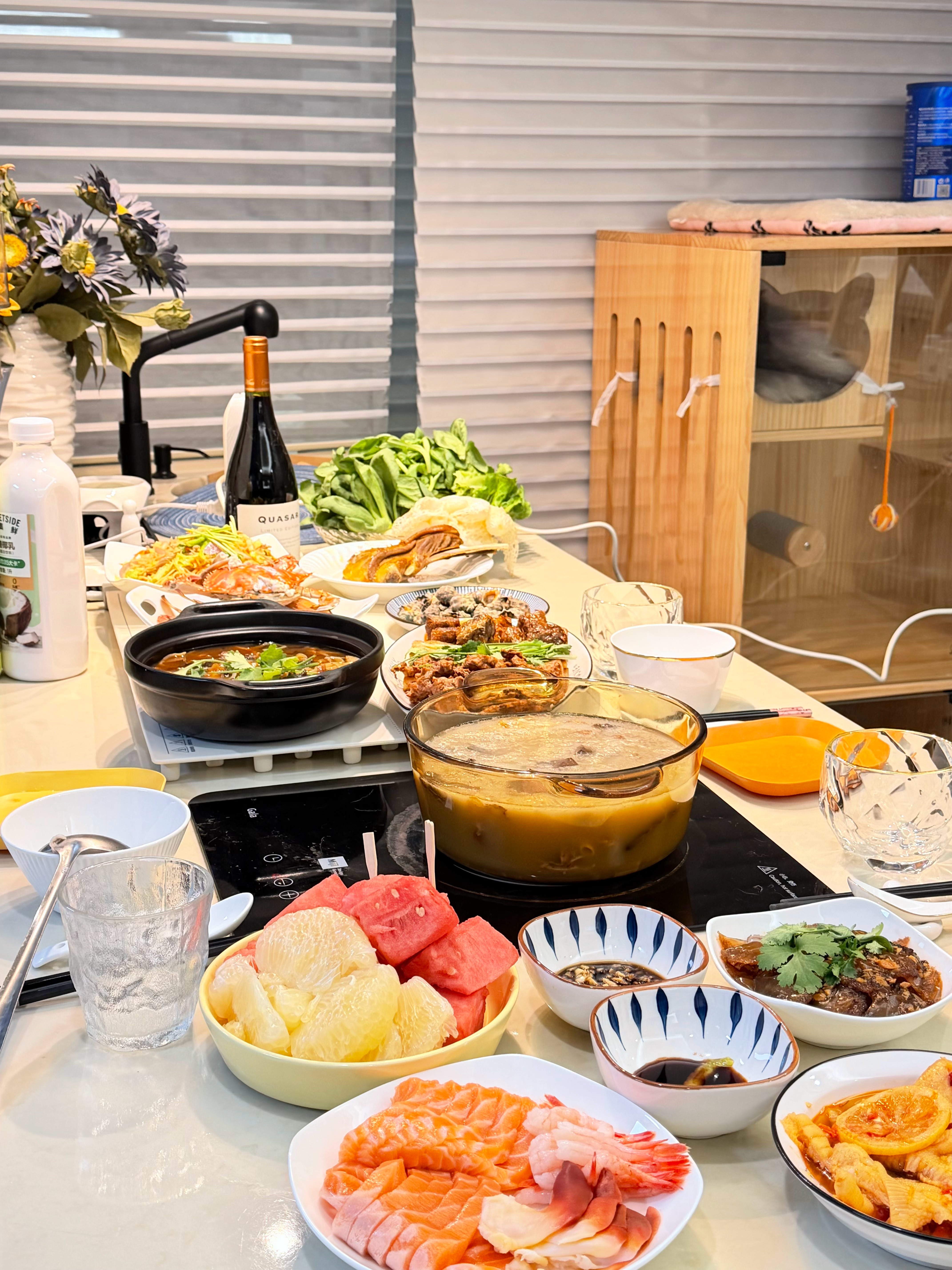 在吃年夜饭了！除夕快乐呀！！！！评论里揪十个宝宝平分188！ 粉丝等级不限～  