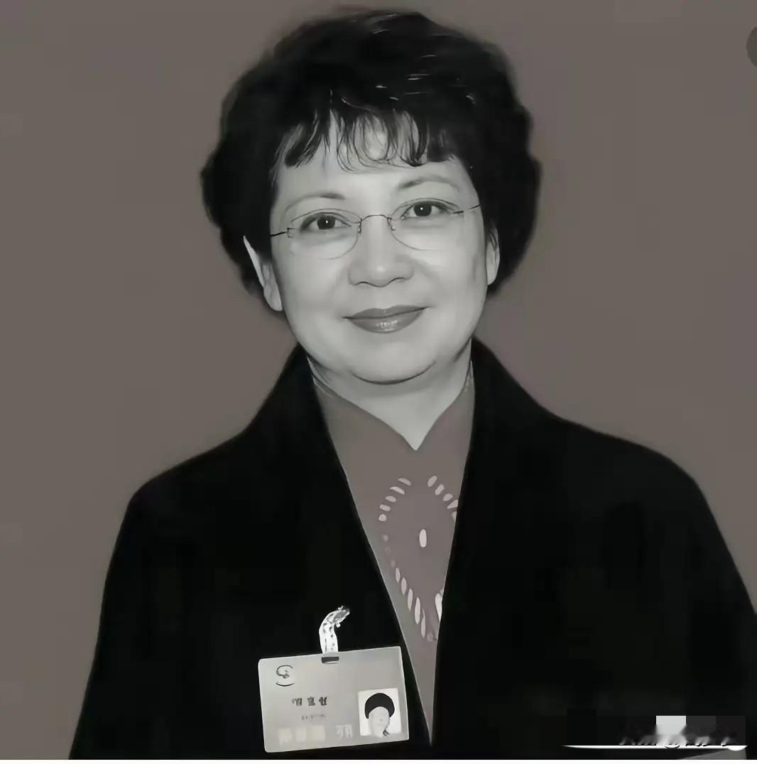 李维康去世了，
看到她的死因，我破防了。
她并非迫于生计，而是败给了普通人都难以