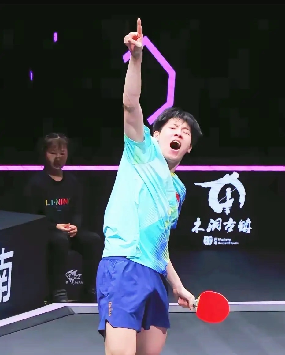 温瑞博实乃被“精雕细琢”出的冠军苗子！父亲温玉凯省队退役后，便将他视作自己的“杰