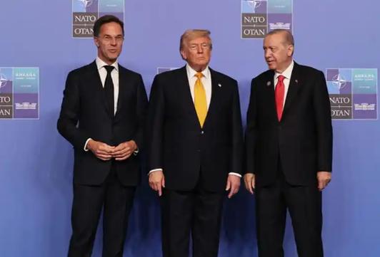 美国打伊朗，只有以色列肯真下场，要是换打中国，估计美国一嗓子能喊来不下30个国家