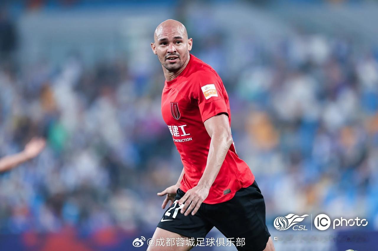 成都蓉城队3:2获胜，这两点是球队赢球的关键

1、费利佩表现出色
上下半场分别