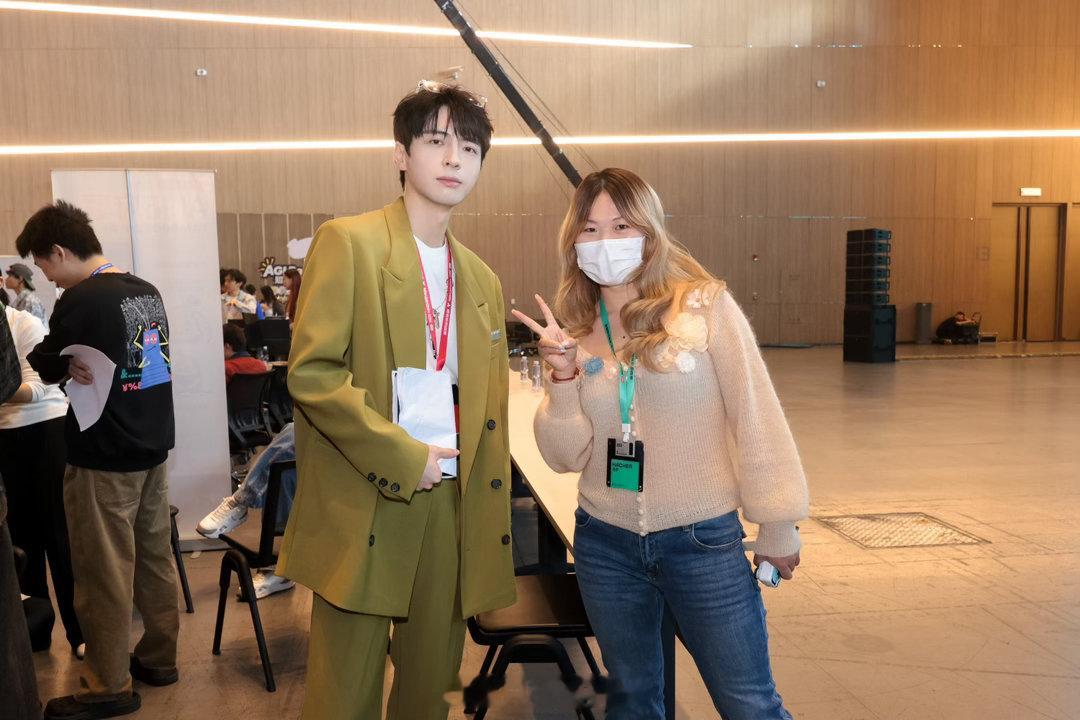 蒲熠星大赛现场重回十年前蒲熠星南大校草限定回归 蒲熠星回主场太有范儿！现场互动像