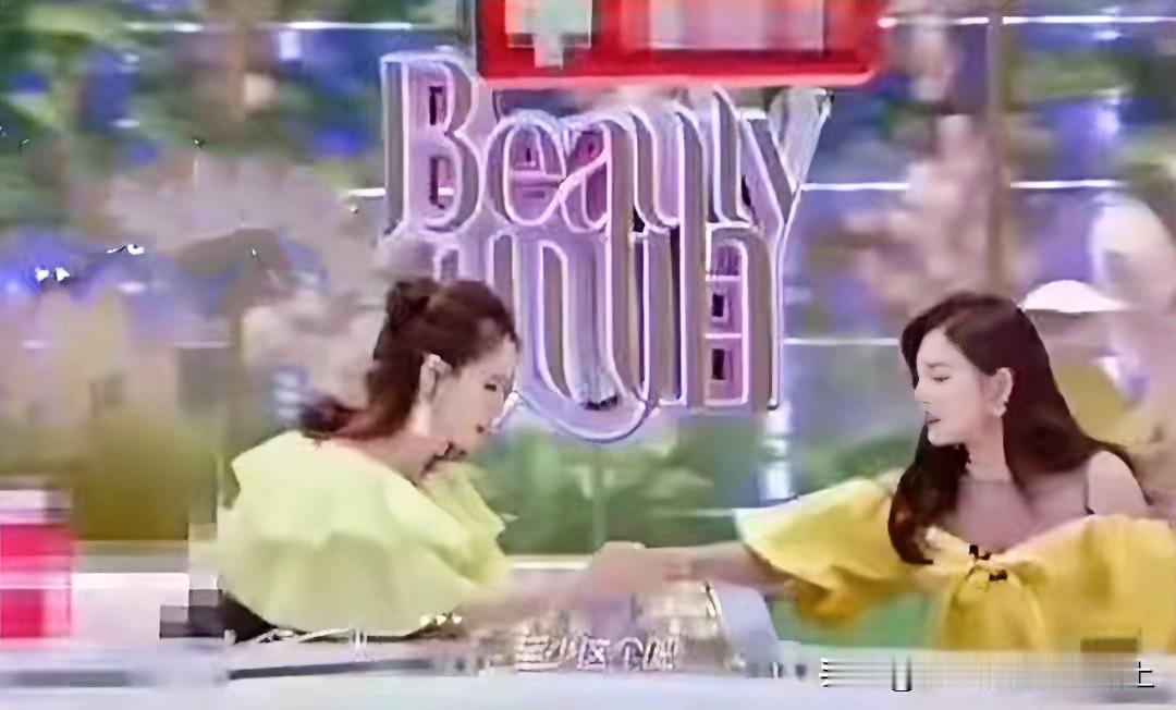 啥？说张雨绮只能被迫直播营业？这说法太扯了吧！

张雨绮那可是霸气御姐，实力女演