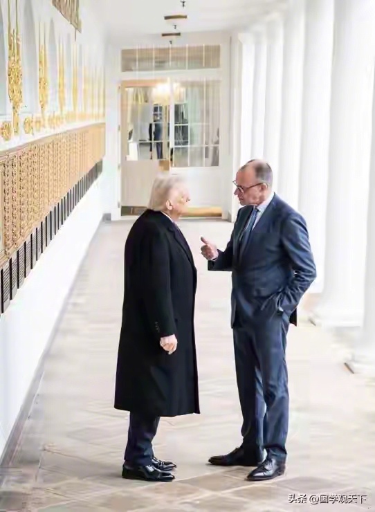 如果把拇指换成食指，这张照片就更加分了