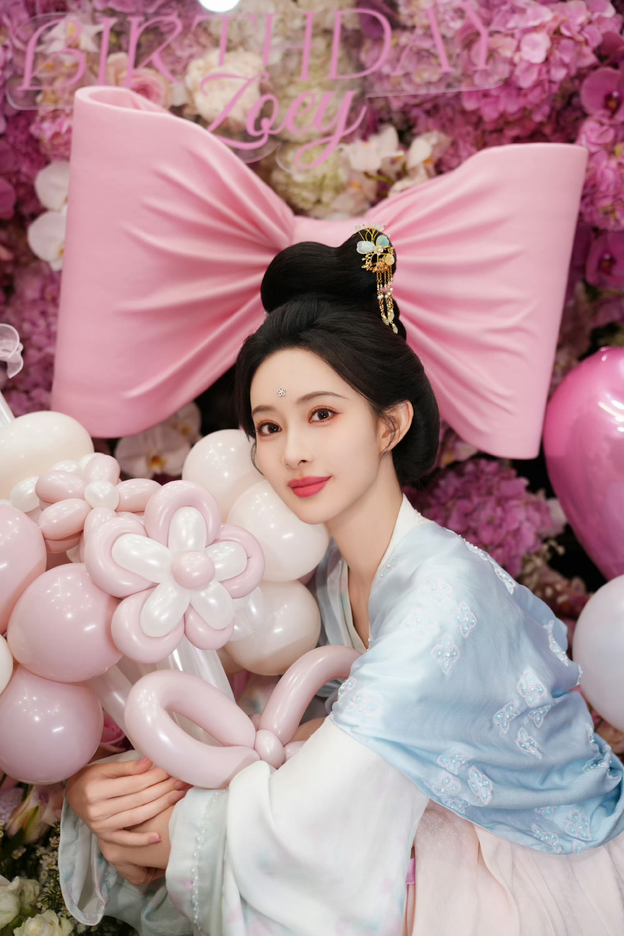 孟子义生日快乐 好大的粉色蝴蝶结 要一直开心哦 