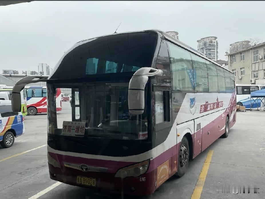 济南 山东济南长途汽车站的市际客运线路，曾经的客车，满满的回忆。
济南—潍坊
济