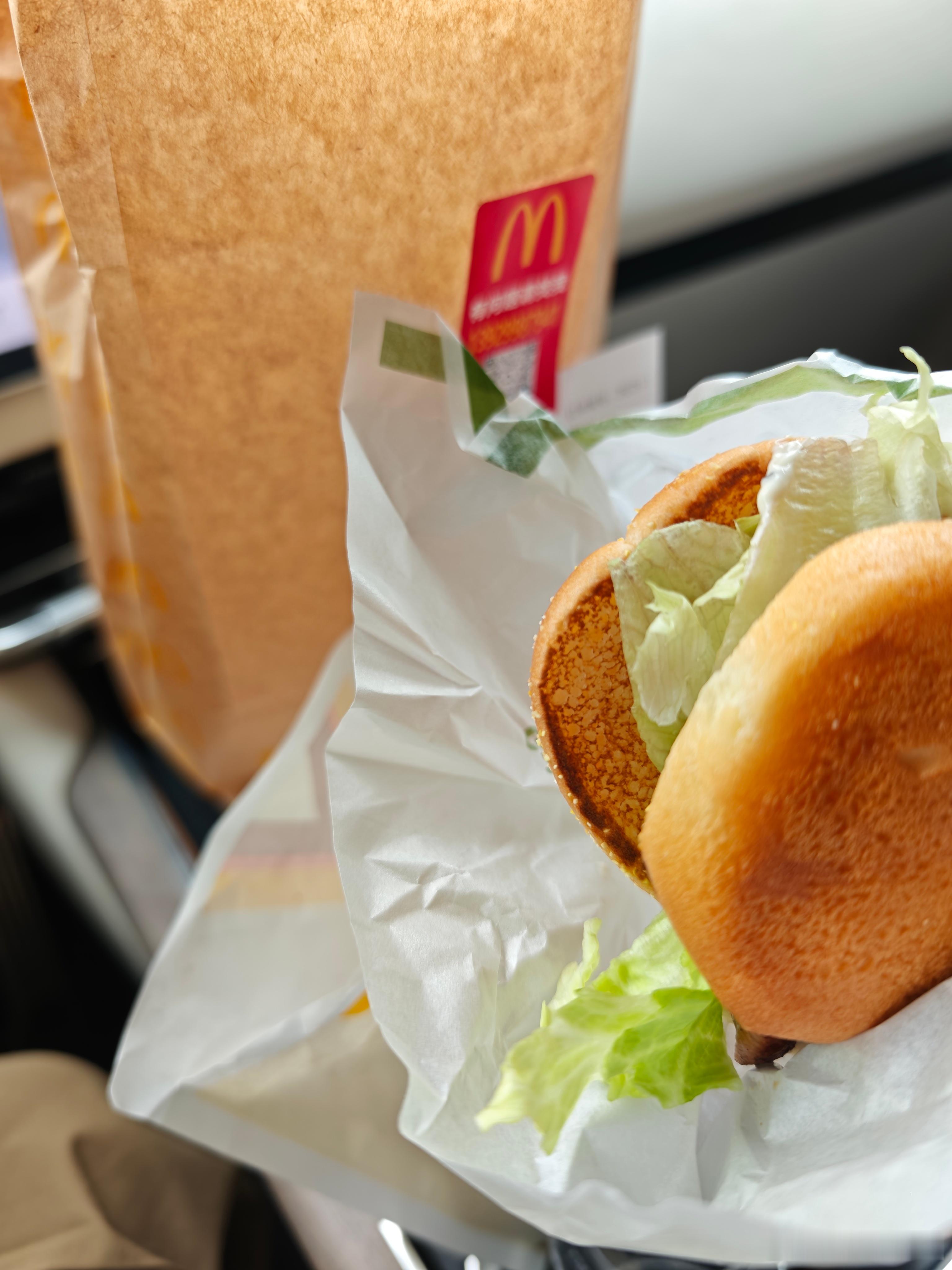 觉得麦当劳比肯德基好吃的，请敲1，反对的请敲2