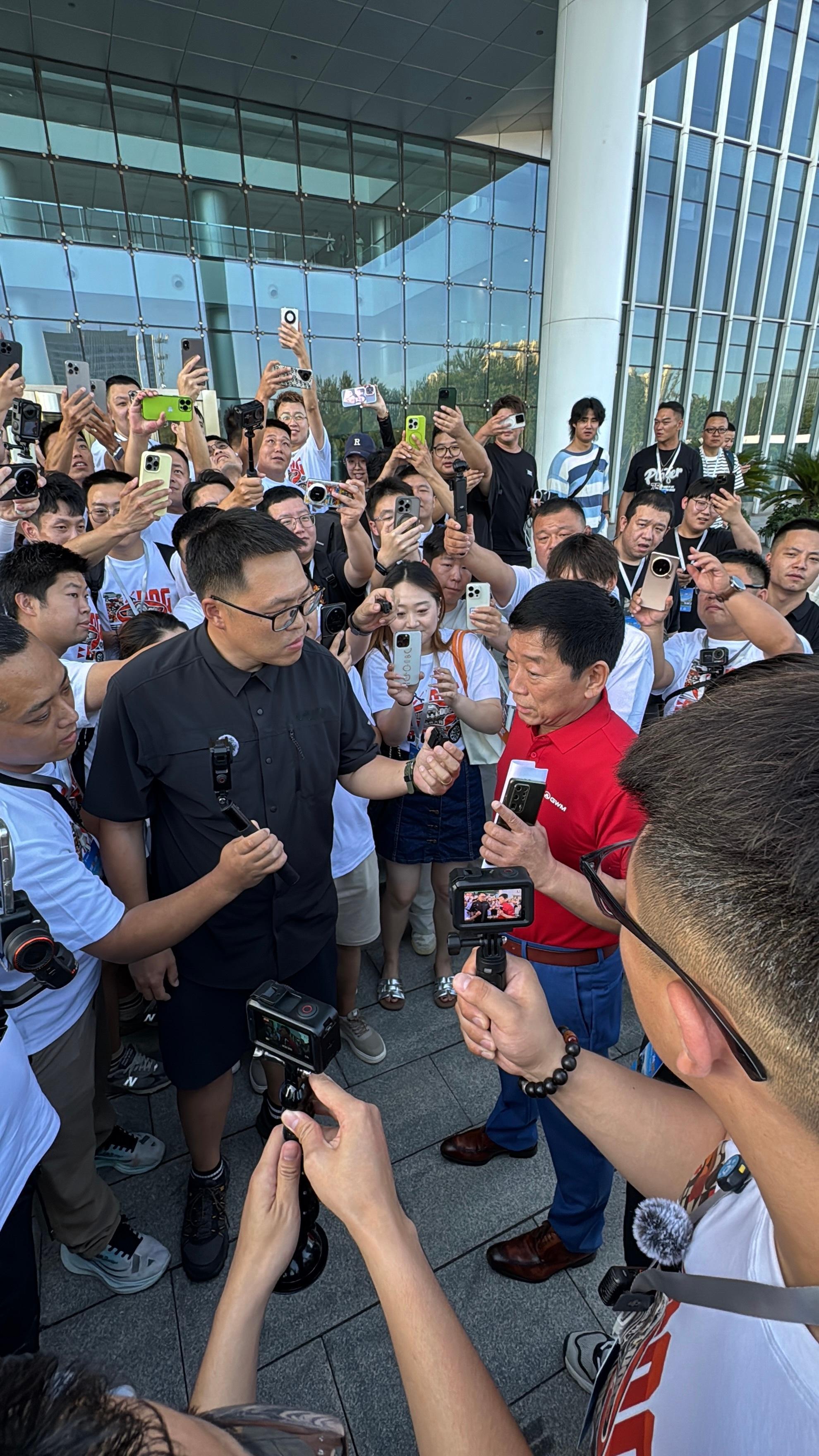 我要见魏总  前几天谁吵吵着要叫魏总来着？ 你瞅瞅，今天2026款哈弗大狗上市发
