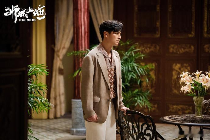 狮城山海 好看 这部剧完全超出了我的预期，打戏和剧情都很精彩，帮派的恩怨和复杂的