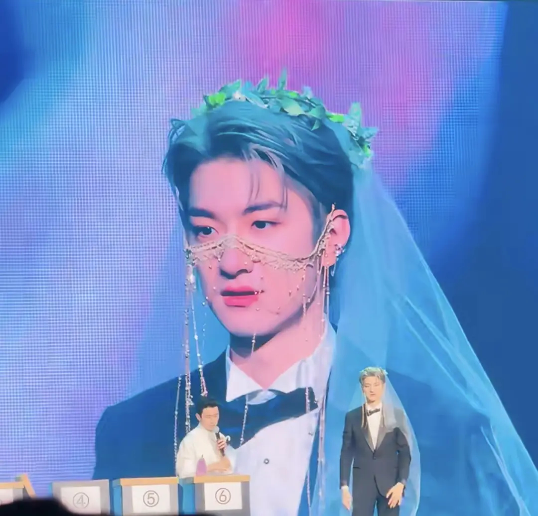 支持男明星这样媚粉吗？ 