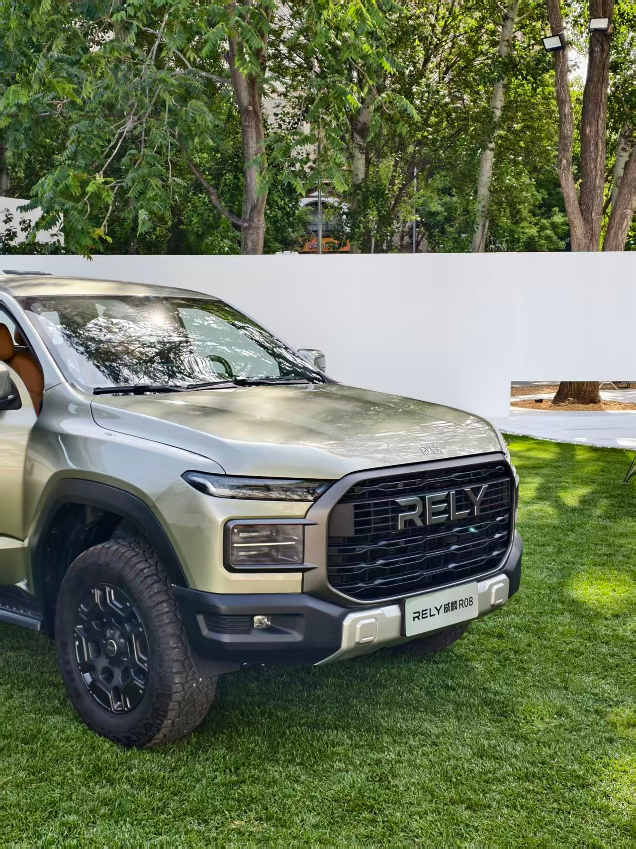 皮卡也能有L2智能驾驶辅助，拉货跑长途轻松不少。柴油机低扭强劲，货箱超大且实用能