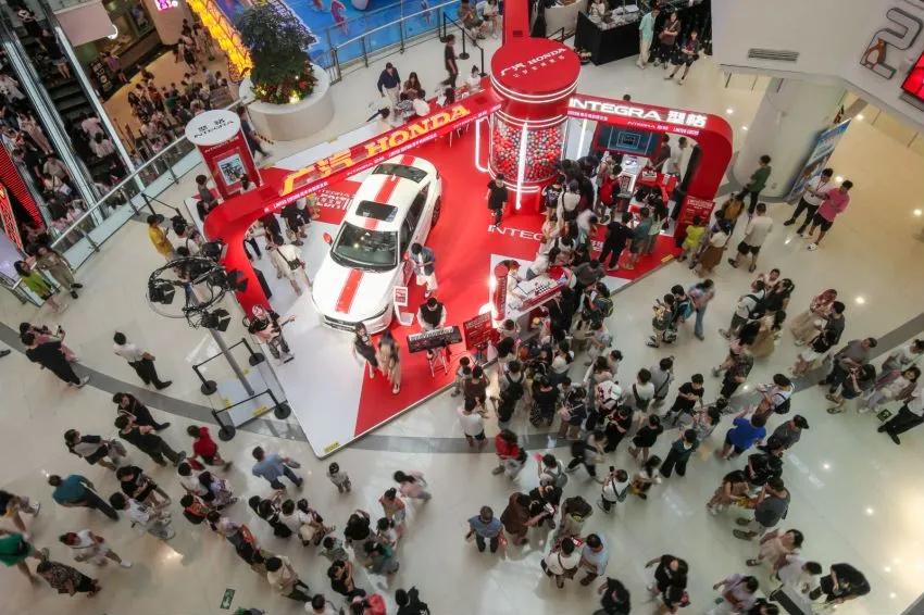 型格是广汽Honda专为新生代打造的“年轻人的第一台车”， 而今上市近三周年， 