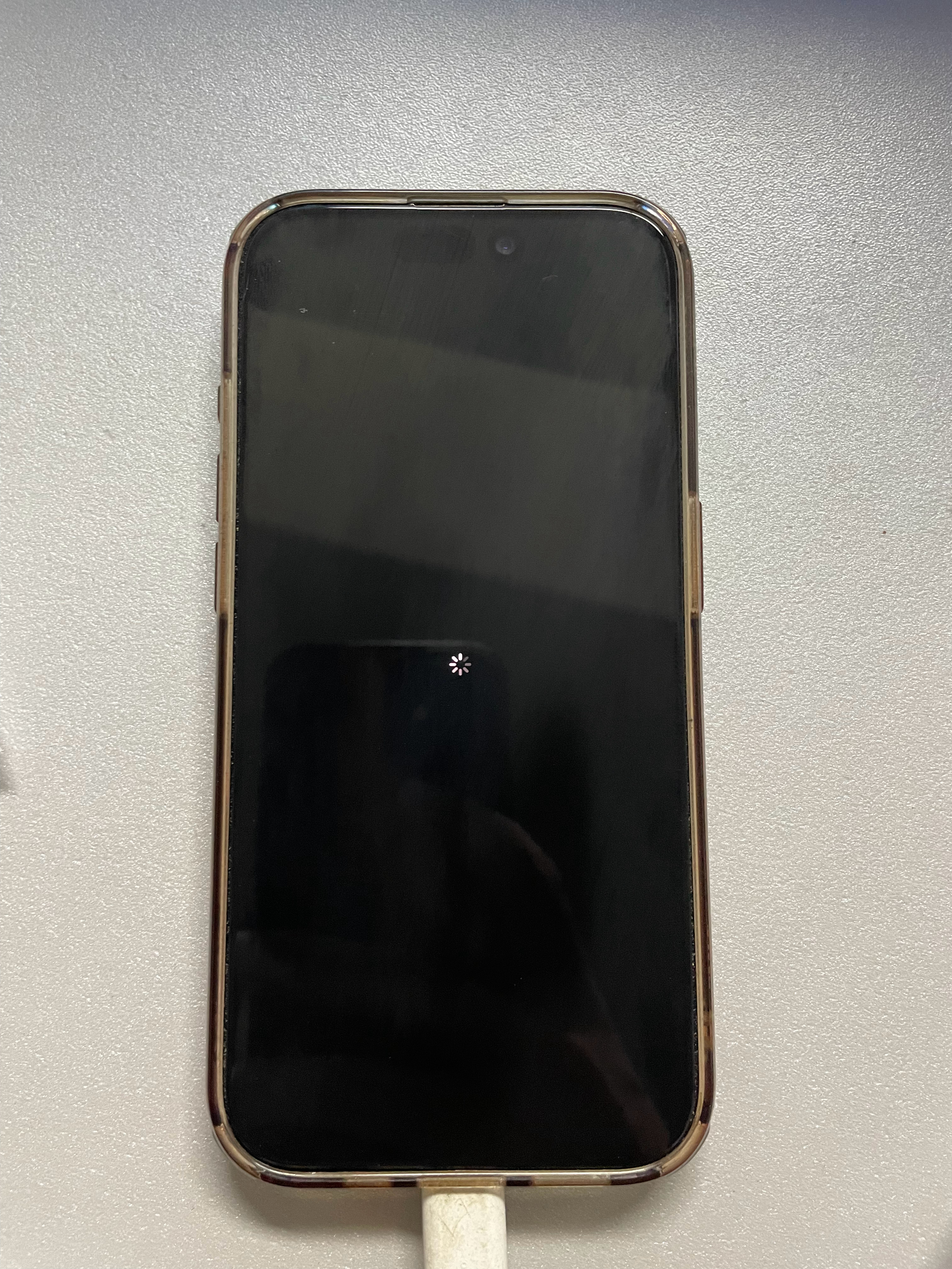 好烦，我这更新了iOS18的iPhone15 Pro现在没法用了，更新到iOS1