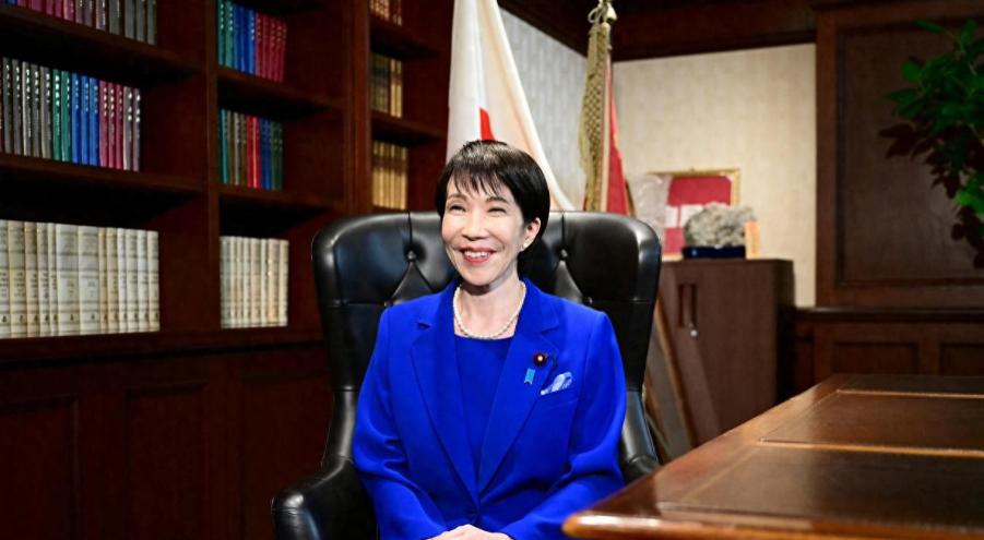 炸了！中俄海军编队一场教科书式的环日巡航，一记强硬重拳落地，直接击穿了日本政坛刻