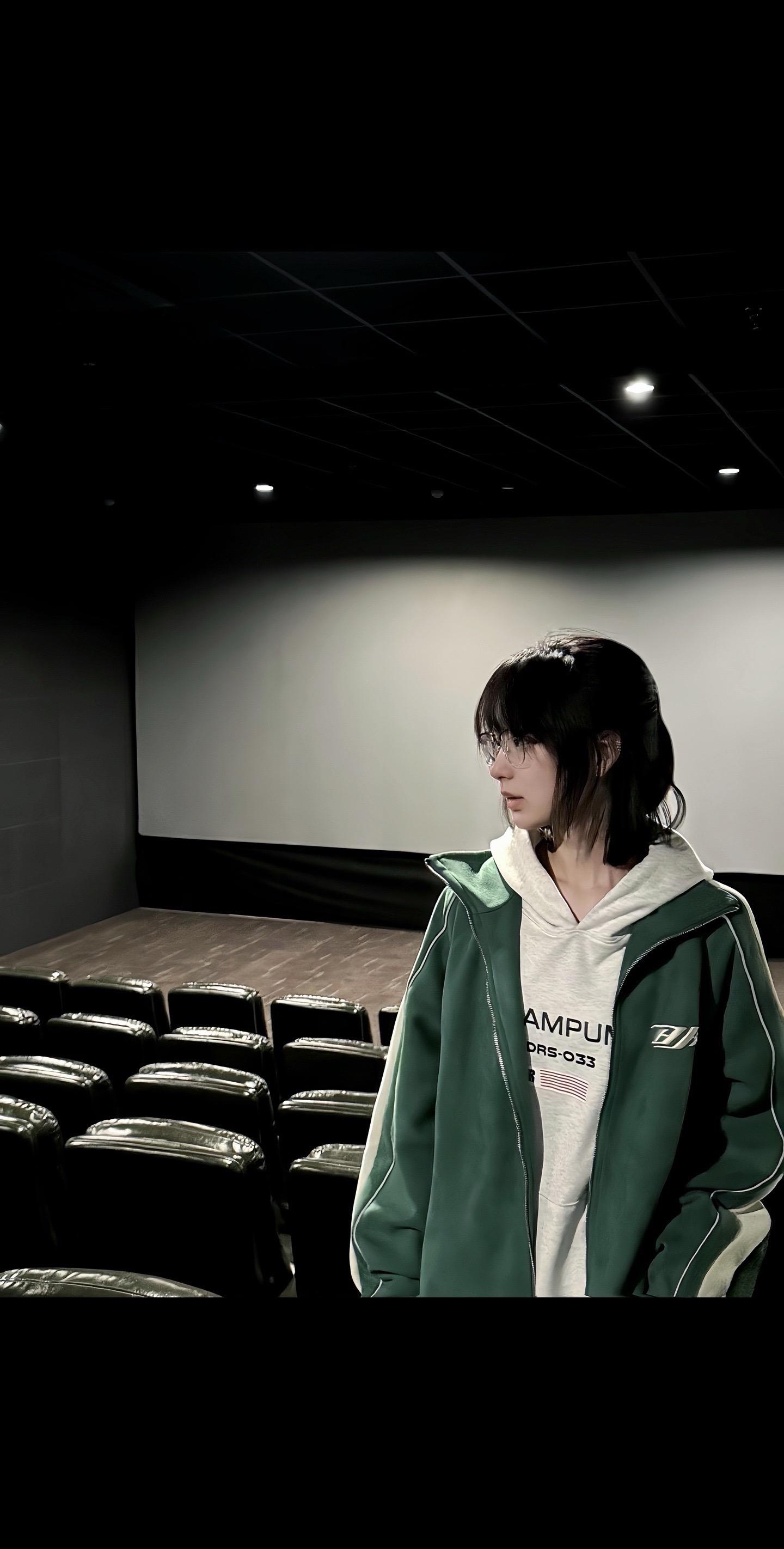 那时候我名声不好 传的沸沸扬扬 说什么的都有 很多人都信了到处诋毁 朋...