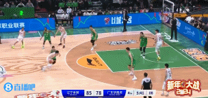胡明轩也就三分球比赵继伟多，作用和赵继伟根本就没法比，对位责任很大


赵继伟最