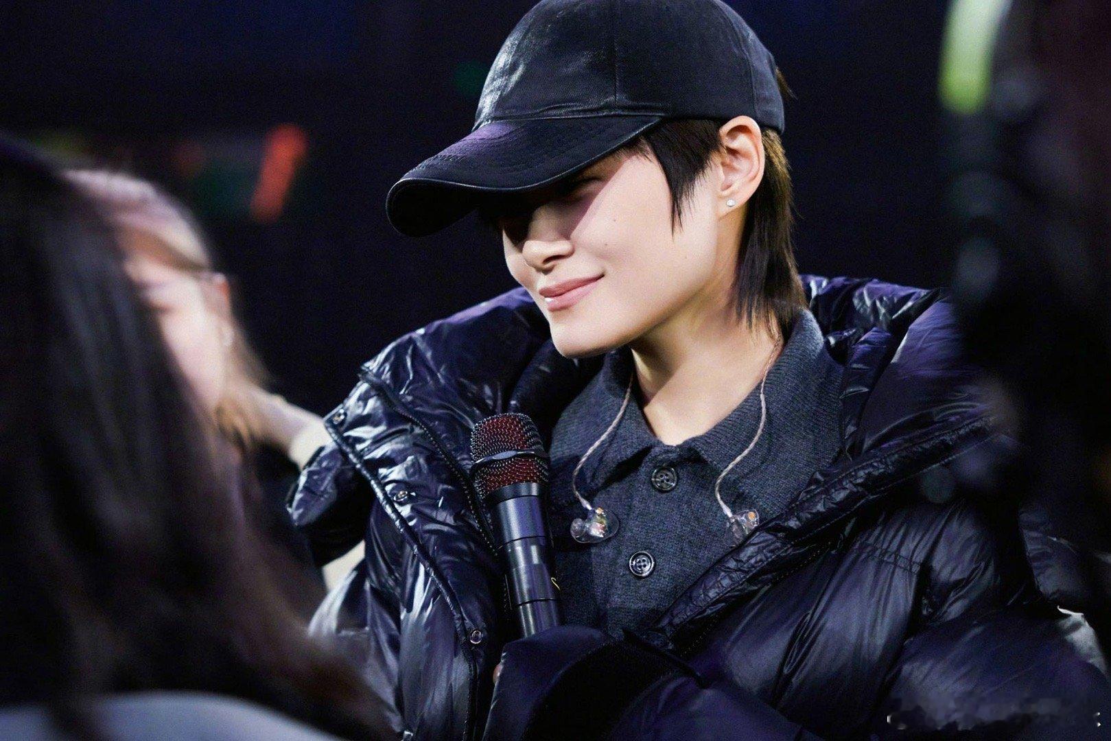 李宇春南京演唱会 今夜南京，音乐为王！李宇春「皇后与梦想」巡演首站开唱，新年第一