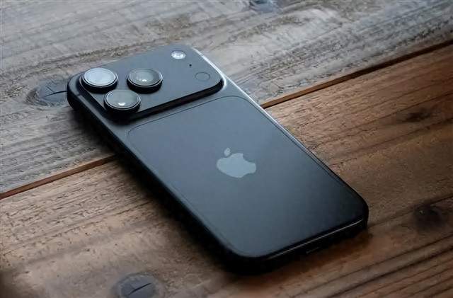 “iPhone 18 Pro 卖不动” 冲上热搜！砍单 20%？真实销量反差太大