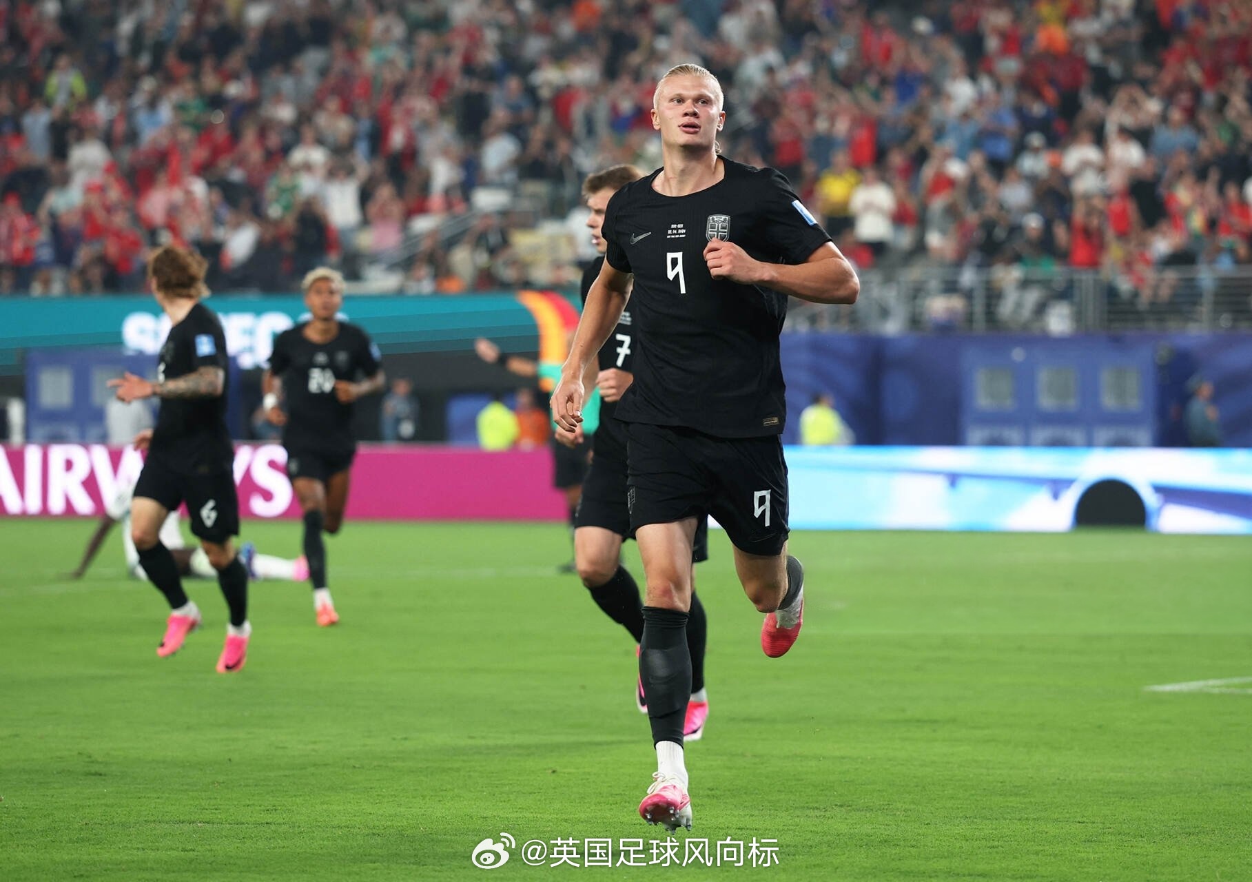 哈兰德梅开二度挪威3比2塞内加尔世界杯这场世界杯小组赛，上半时替补登场的右后卫彼