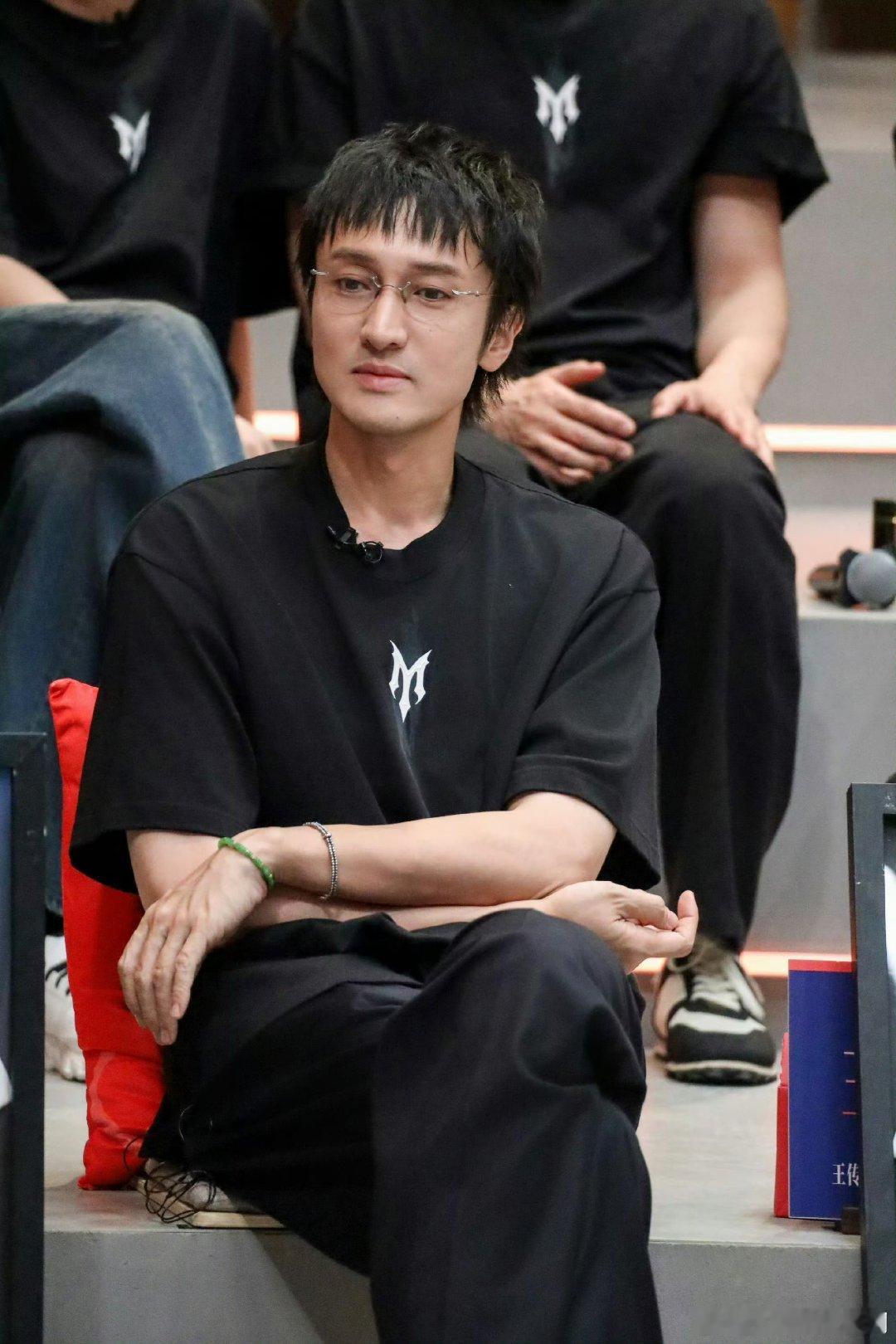 王传君给刘畊宏淘汰脱敏王传君组三公目标救救刘畊宏披荆斩棘直播 谁看披荆斩棘三公直