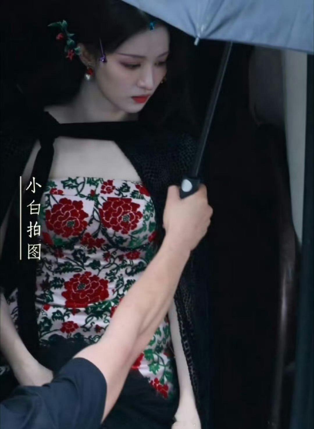 王楚然粉丝在找浮生维权妆造，让他们不要占着姐的美貌瞎搞 