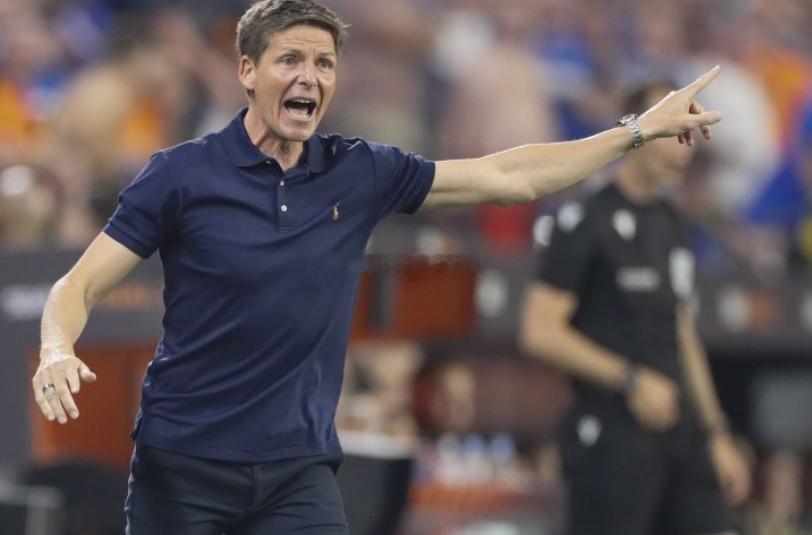 英超第17轮，水晶宫客场1比4不敌利兹联。赛后，水晶宫主帅奥利弗·格拉斯纳表示球