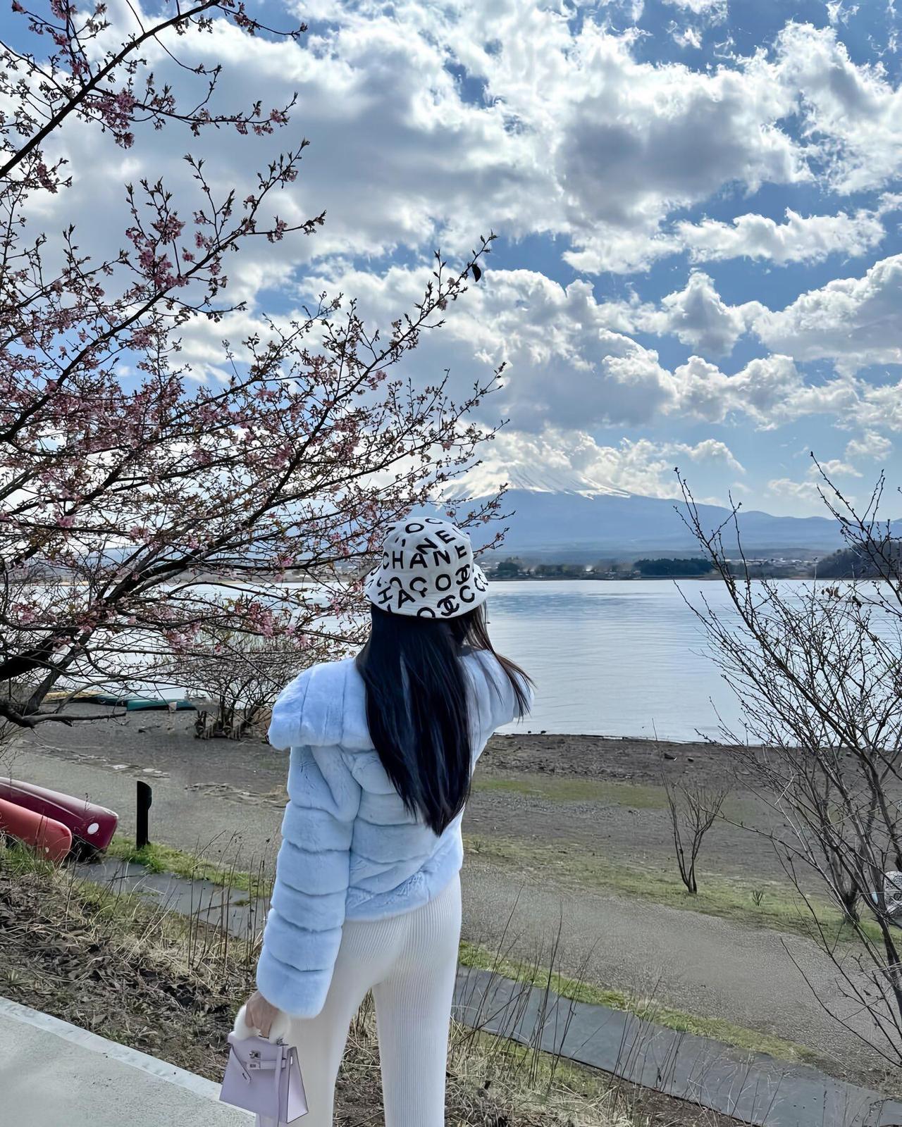 人这一生——
没有最好的年龄，
只有更好的心态。

小时候盼着长大，
长大了又怀