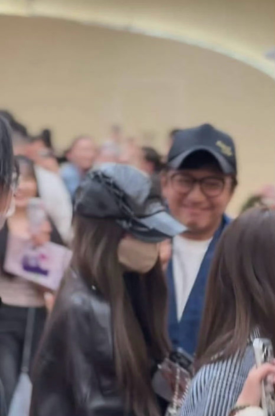 只有邓超陈赫还与 Angelababy 玩？Angelababy邓超去看陈赫话剧