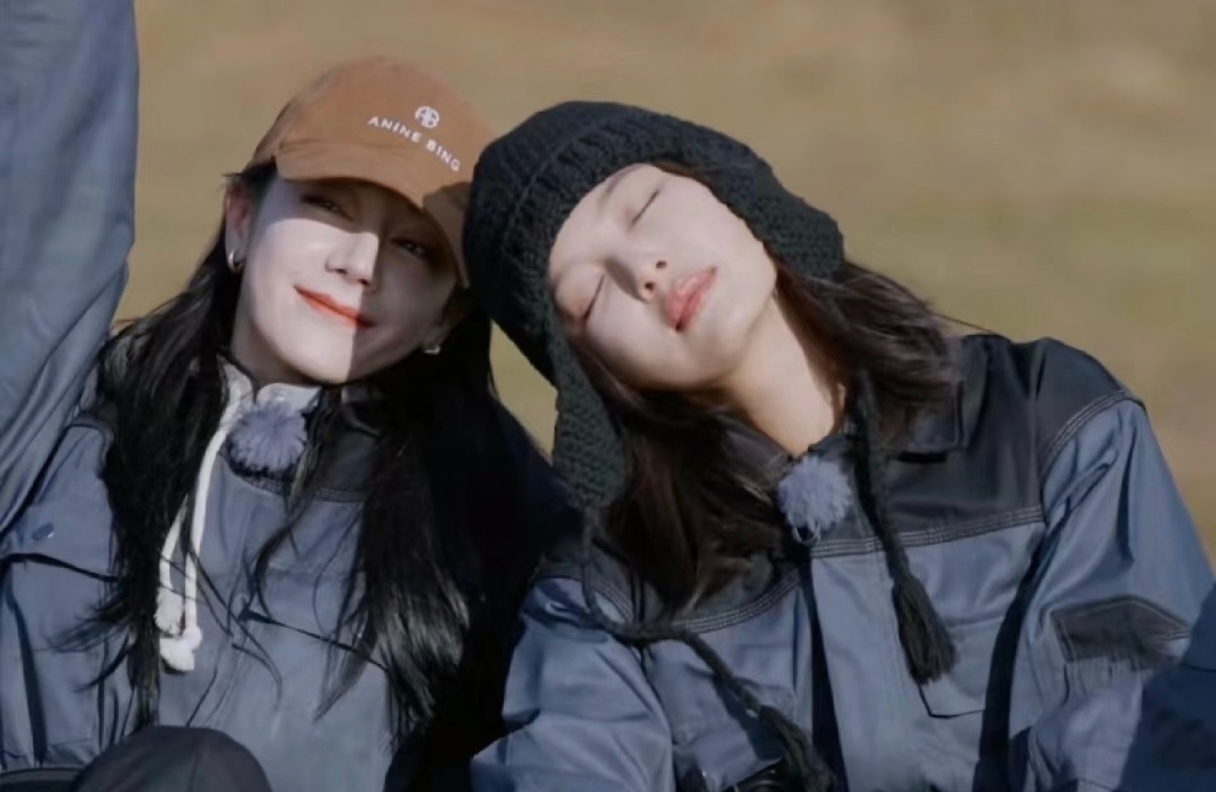 00后有自己的ai磕爱文学从十年前相识到花少里相遇，迪迪和三姐两人一直对彼此小心