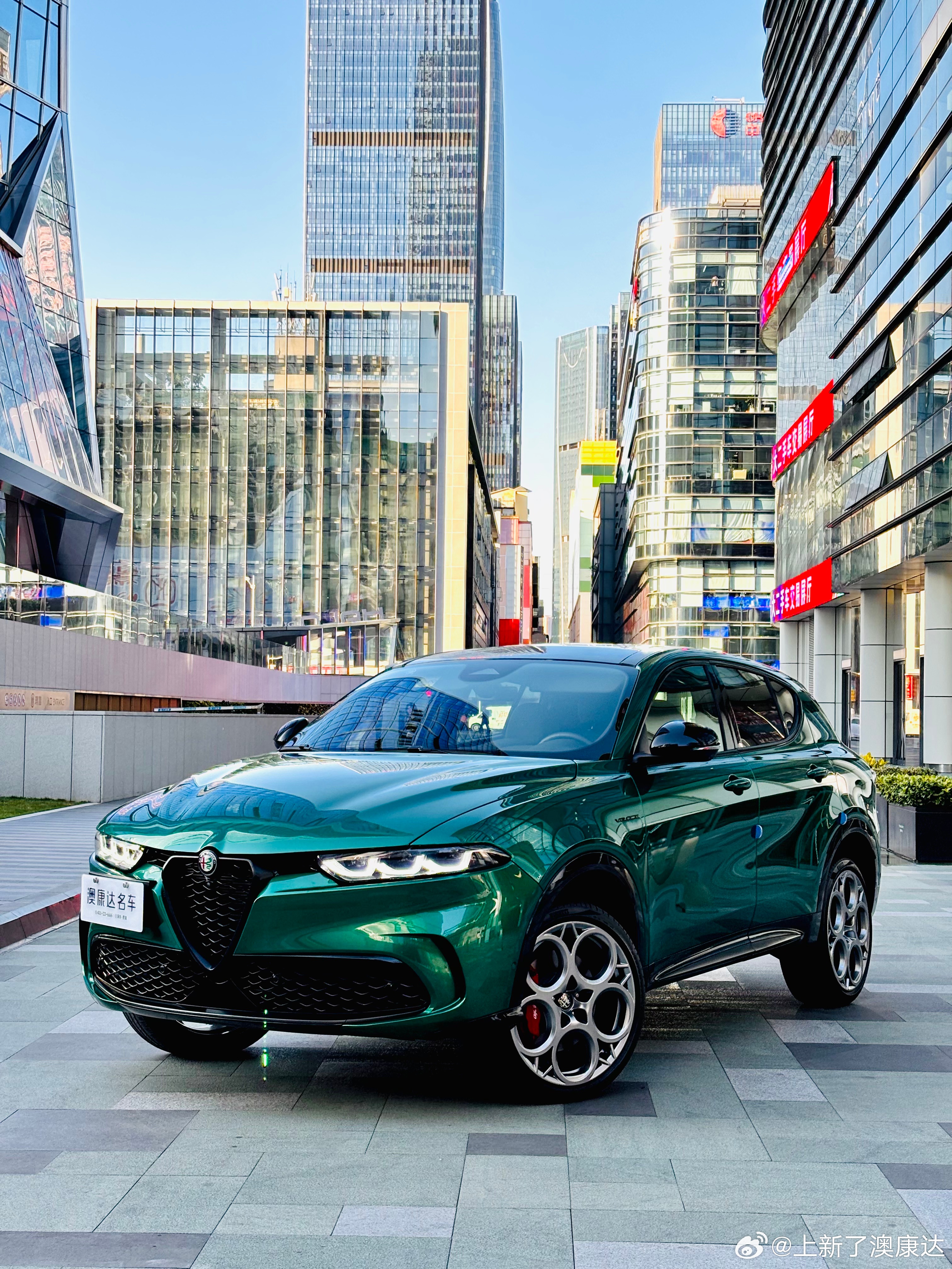 现在遍地都是新能源车，给大家看一台油的！阿尔法罗密欧 Tonale，268HP 