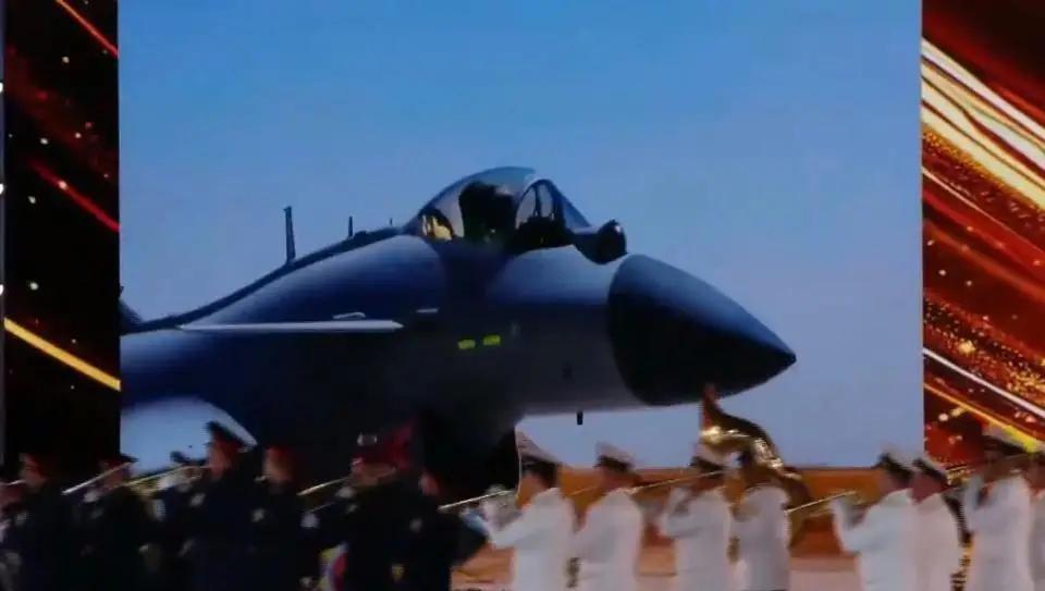 乌兹别克斯坦刚官宣歼-10CE，哈萨克斯坦又传出要采购中国K-8W教练机。一个接