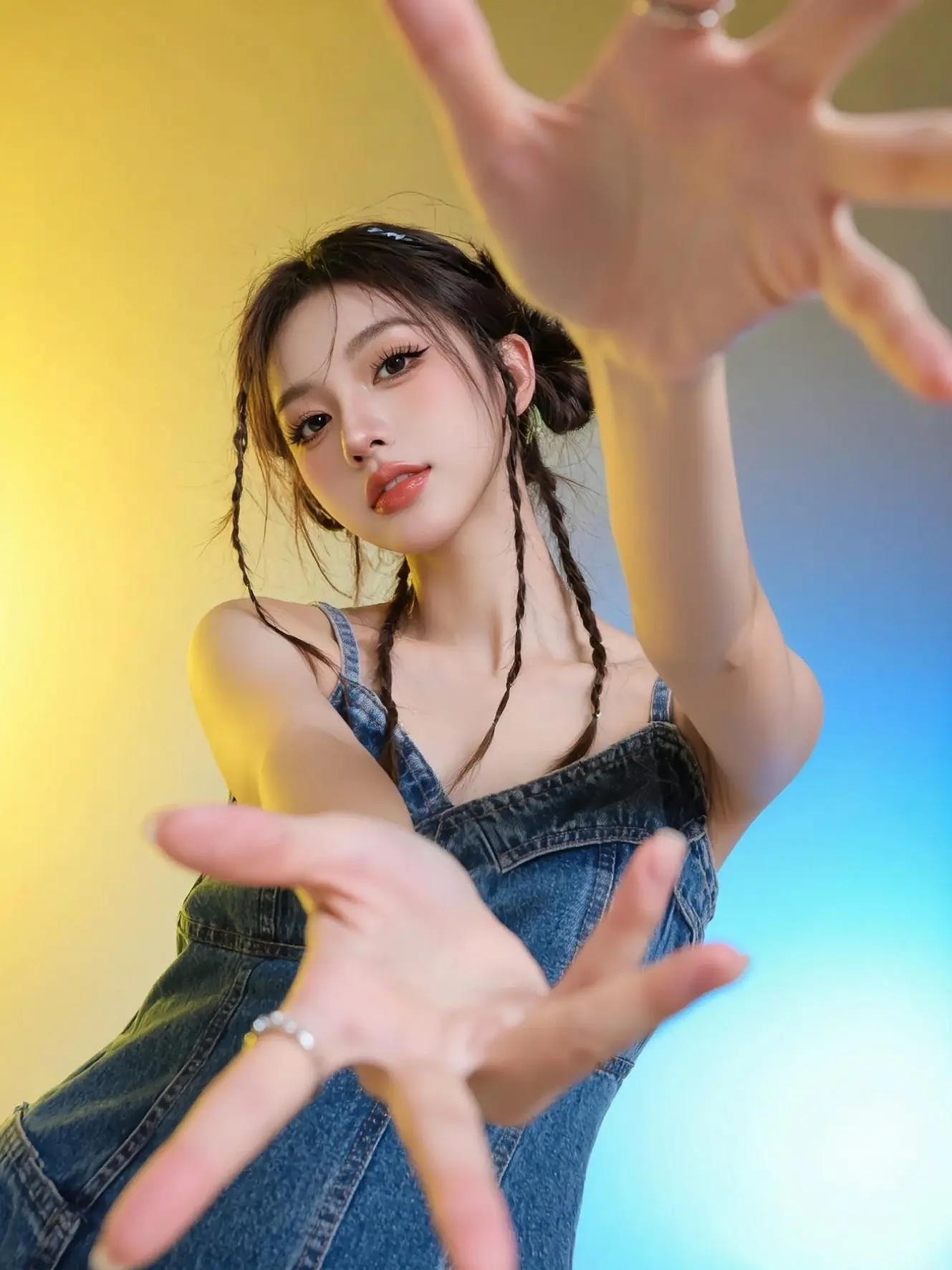 潮酷写真 ai创作 AI创作  全新AI写真想跪下来求自己别玩写真了