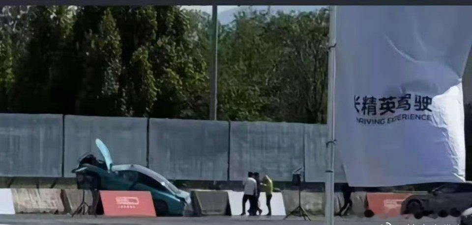 我觉得小米开展驾驶培训挺好的，让这些车主们在赛场里随便霍霍，知道车祸厉害了，到公
