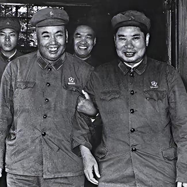 许世友和杨得志都是新中国的开国上将，功勋卓著。 1979 年两人又在对越自卫反击