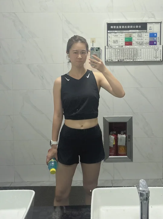 夜跑8k｜有漂亮小姐姐的投喂，晚十点跑不跑