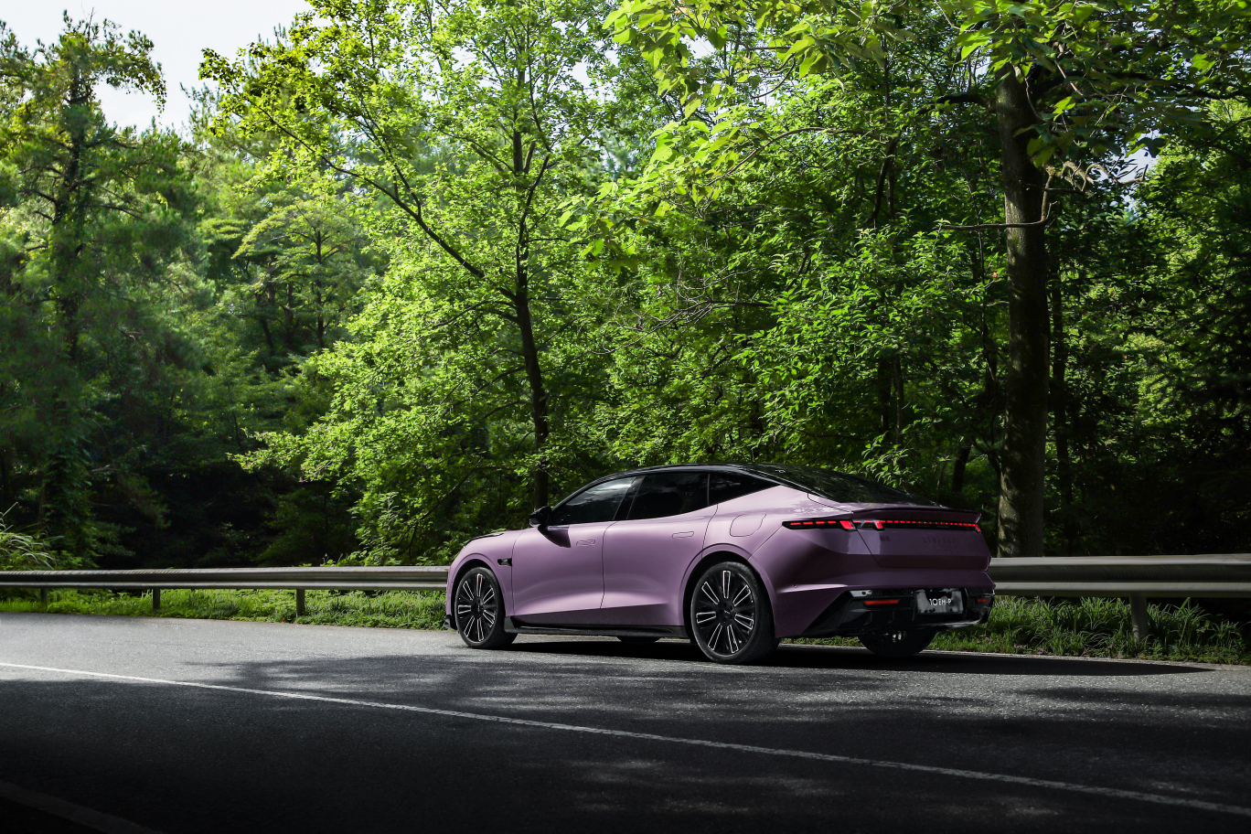 领克10 EM-P销量快速突破2万高价值混动轿车首选 最近翻车讯时注意到领克10